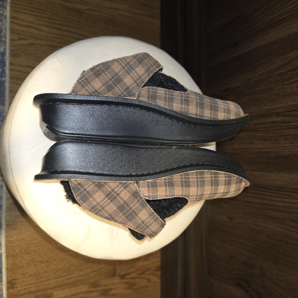 Alegria Plaid Leather Clogs. Non Slip Adjustable. Lined. Size 9 - Picture 7 of 9